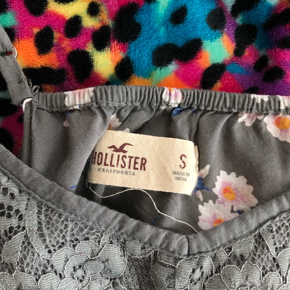 Hollister floral tank top - Picture 2 of 3